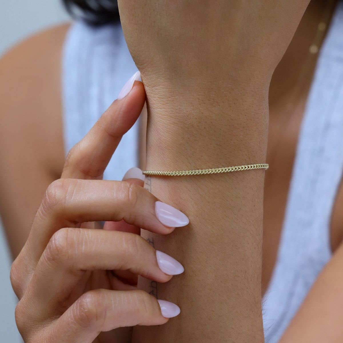 ★COURONNE★ Le Temp l Bracelet_RCEAX25145GDX A daring bracelet drives the rhythm, a watch paved with