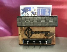 WALL MOUNT MAIL AND KEY HOLDER