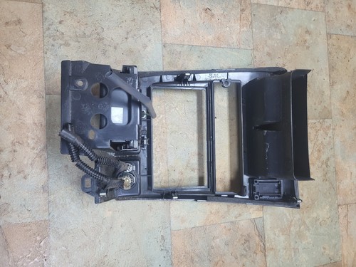 98-04 Toyota Tacoma tablero radio bisel OEM tablero ventilaciones moldura cubierta climatización - Imagen 5 de 7