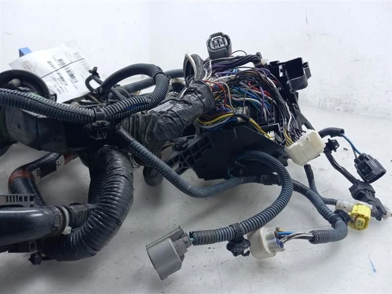 Arnés de sala de motores principal Scion TC 2008 82111-52N80 Foto 2 de 4