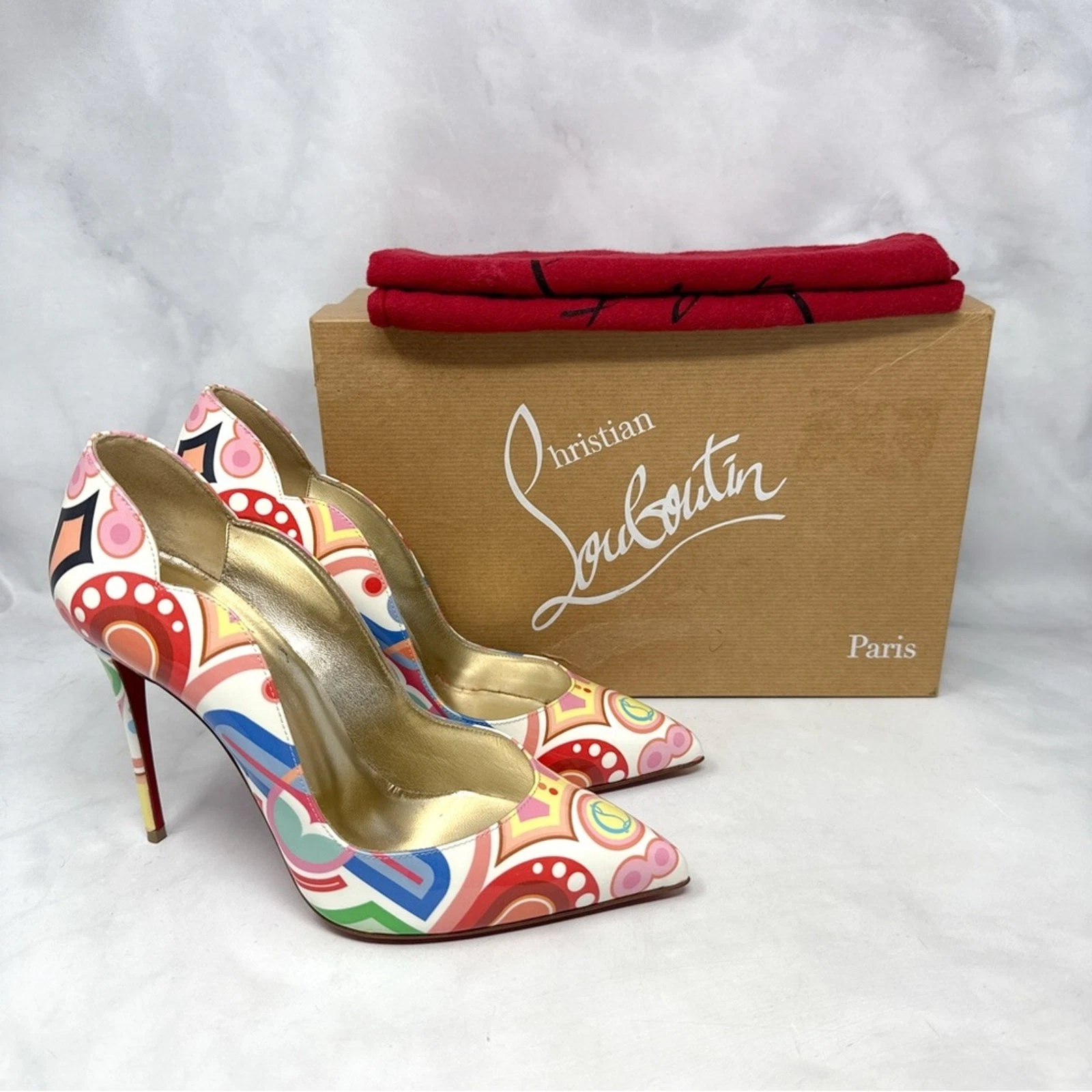 Christian Louboutin — Christian Louboutin Hot Chick 100 Patent Leather Pointed Toe Pumps Heels Tivoli
