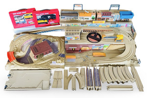 Hot Wheels Train Set - Combined Sto & Go Freight Yard & Super Rail AMTRAK Set ++