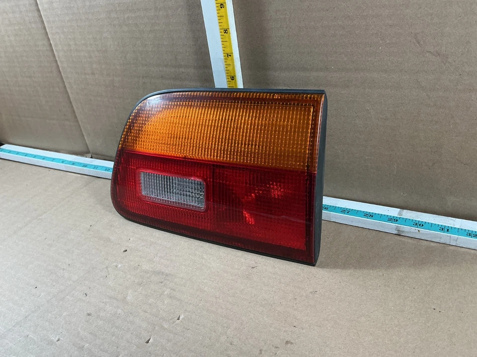 Luz trasera lateral derecha/pasajero Toyota Sienna 1998-2000 16660288AR OEM Foto 3 de 4