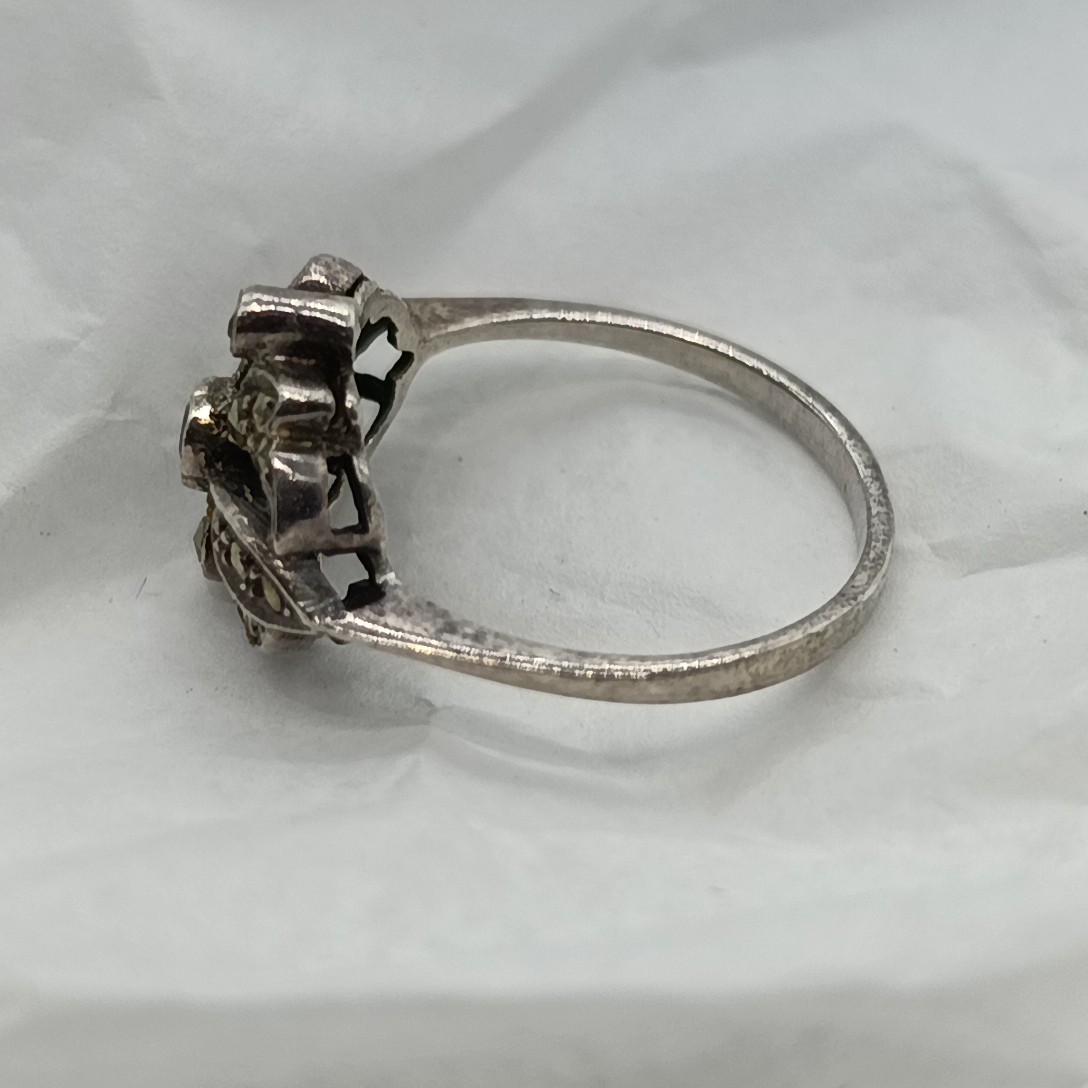 Gorgeous silver ring (tested), marrow strings & a… - image 6