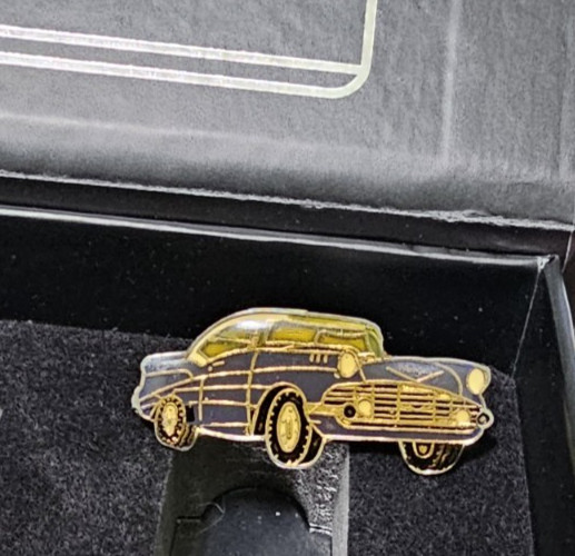 1957 CHEVY CHEVROLET BEL-AIR 1 1/2" BUBBLE TYPE AUTOMOTIVE HAT PIN LAPEL PIN