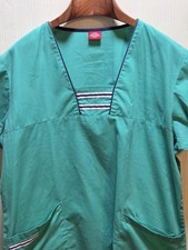 Dickies Scrub Top Womens 2XL Green V Neck Short Sleeve Patch Pockets Nursing