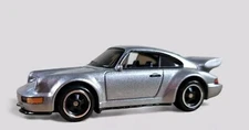 PORSCHE 911 CARRERA RS 3.8 Diorama Collectible DieCast Car 1/64 Silver LOOSE 
