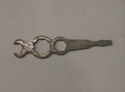 VINTAGE PENN FISHING REEL WRENCH AND SCREWDRIVER