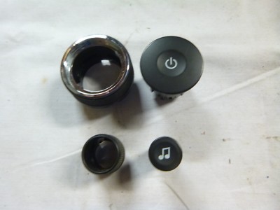 2009 09 Saturn Aura AM FM  Radio Knob Set 25833954 25984