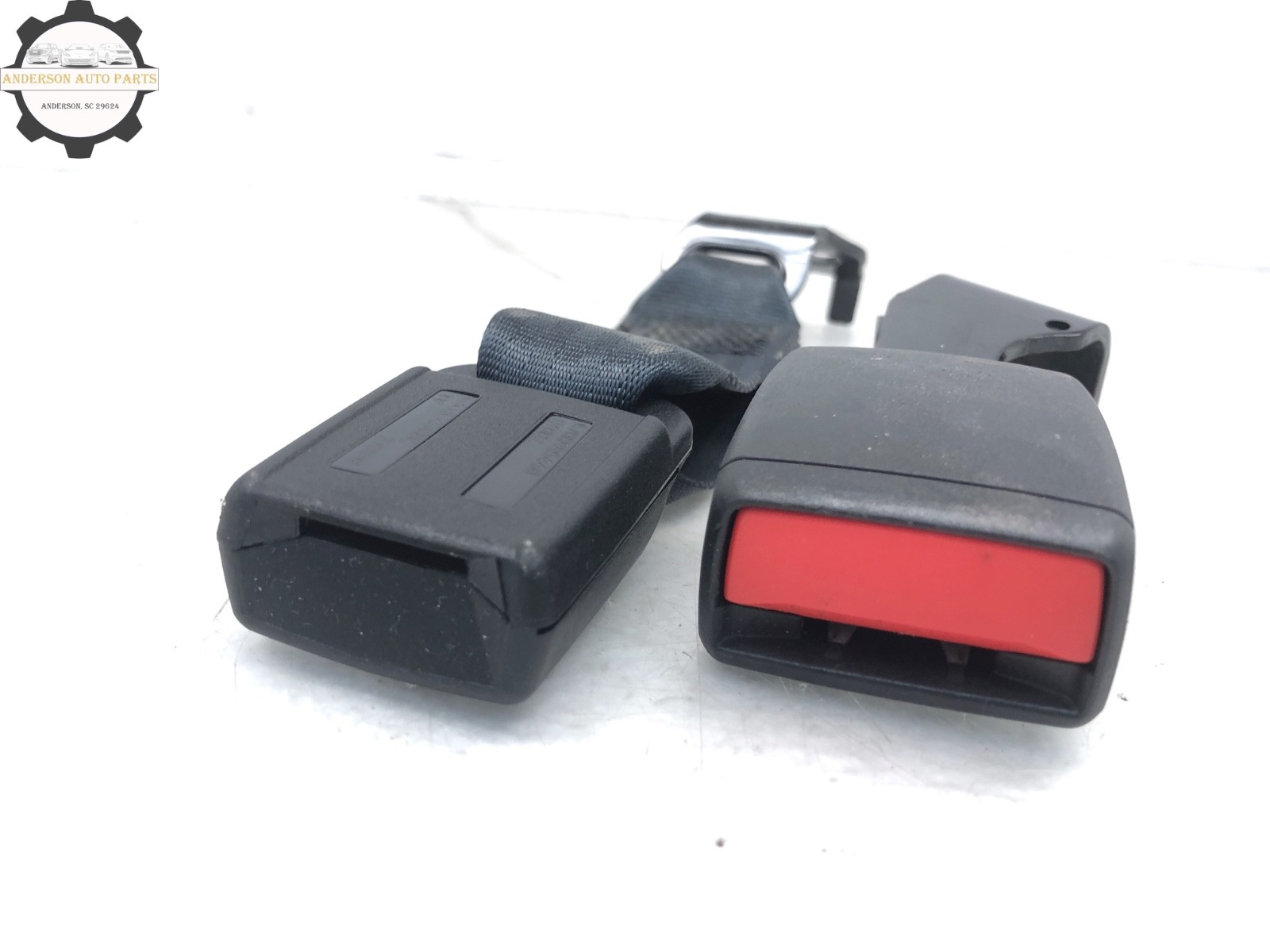 2017-2020 MASERATI LEVANTE LEFT DRIVER REAR SEATBELT BUCKLE PAIR OEM