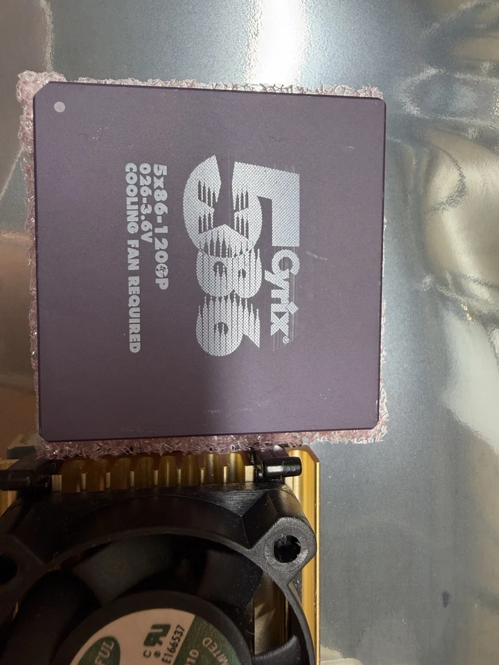 DE COLECCIÓN RARO SOCKET 3 CYRIX 5X86 CPU 5x86-120GP CON VENTILADOR FUNCIONANDO TIRADOR Foto 2 de 2