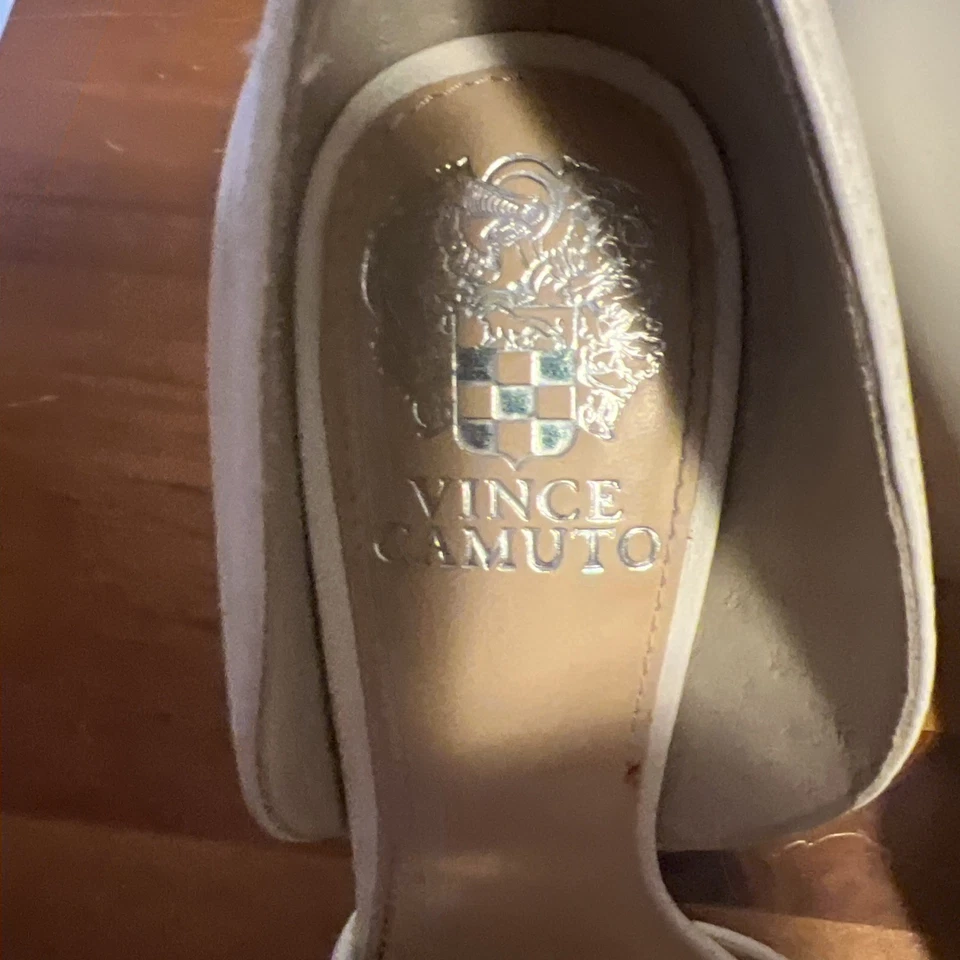Vince Camuto “Delila” Pumps Ivory Size 7 Medium  - Image 3 of 4