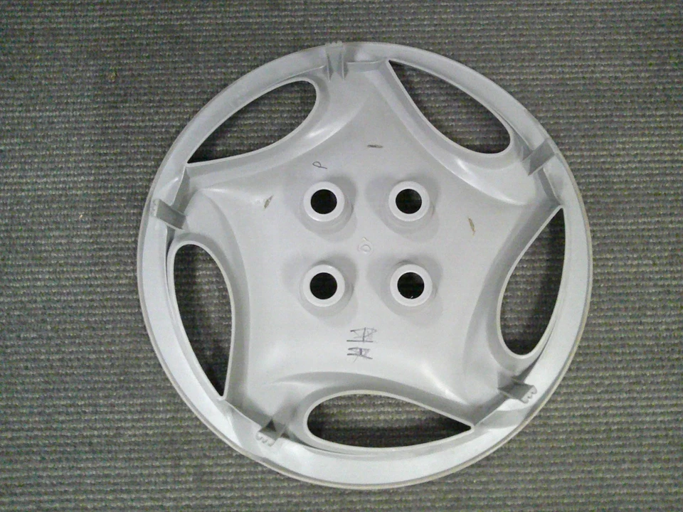 Tapacubos cubierta de rueda OEM 1998-2001 Kia Sephia 14" 0K2AA-37170 66004 - uno/1 Foto 3 de 4