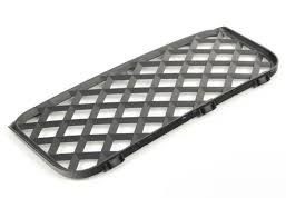 Grille de pare-choc 7L6853676 B41 pour remplacer une pièce cassée sur Touareg 7L