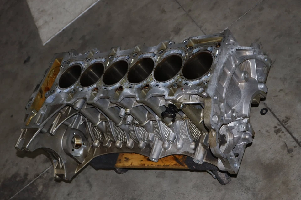 BMW M3 2015-2018 3,0 L - bloque corto del motor/cargüeñal 7853845 Foto 3 de 4