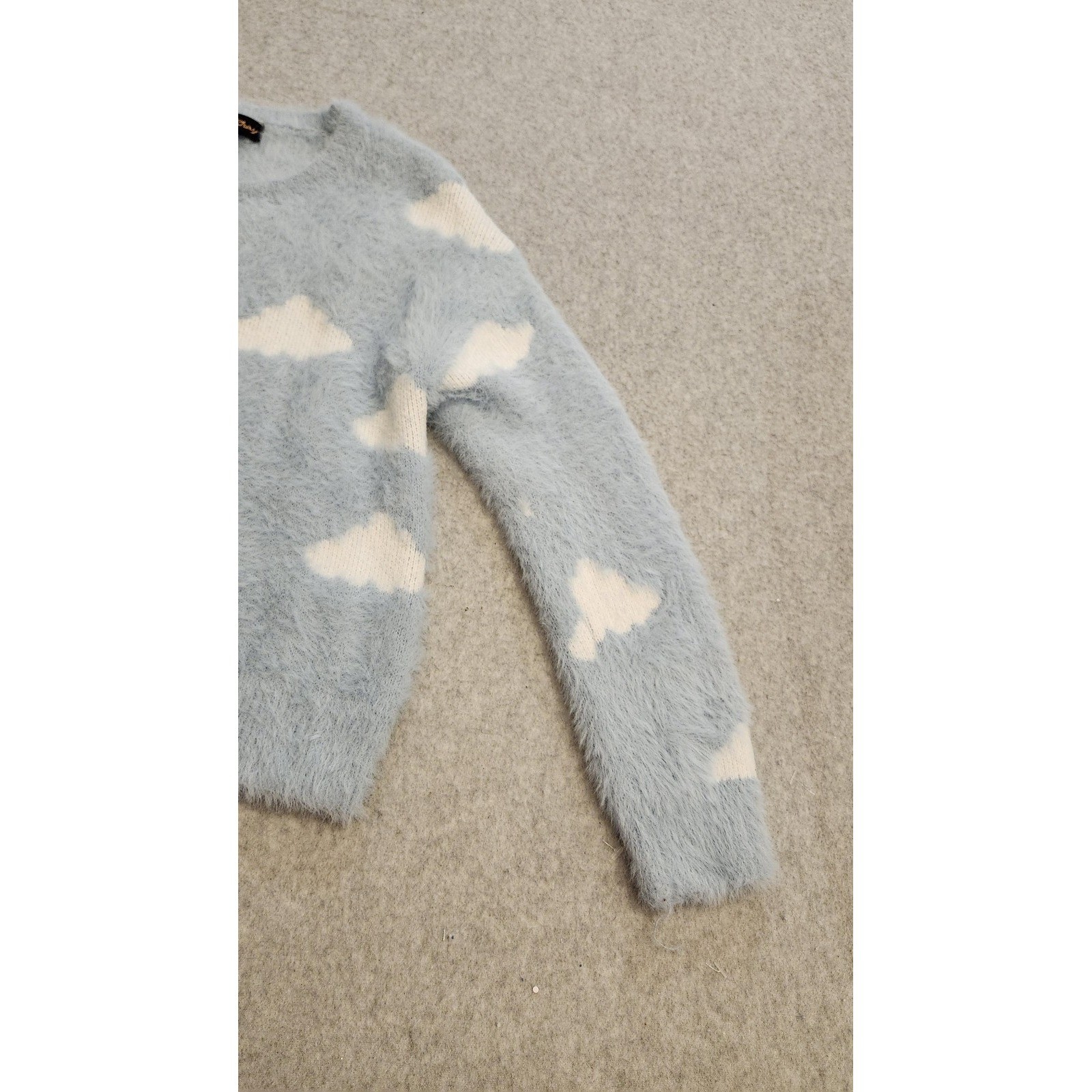Coco And Shay Sweater Womens Large Blue White Cloud Fuzzy Pullover Soft Knit image 2