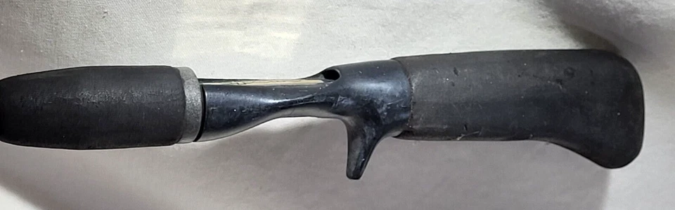 vintage Daiwa Apollo AG561MB, 1 Piece 66" rod, graphite, 6 Guides, Very Good - Image 2 of 4