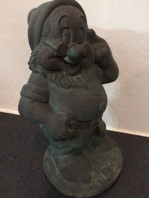 Disney Snow White and the Seven Dwarfs Garden Statue 12in Tall - Doc | eBay