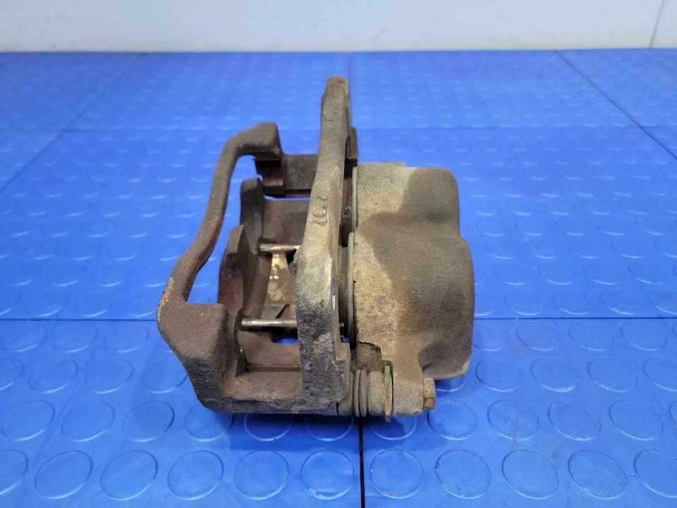 Pinza de freno delantera derecha lado pasajero 95-98 Mazda B2300 B3000 B4000 OEM Foto 2 de 4