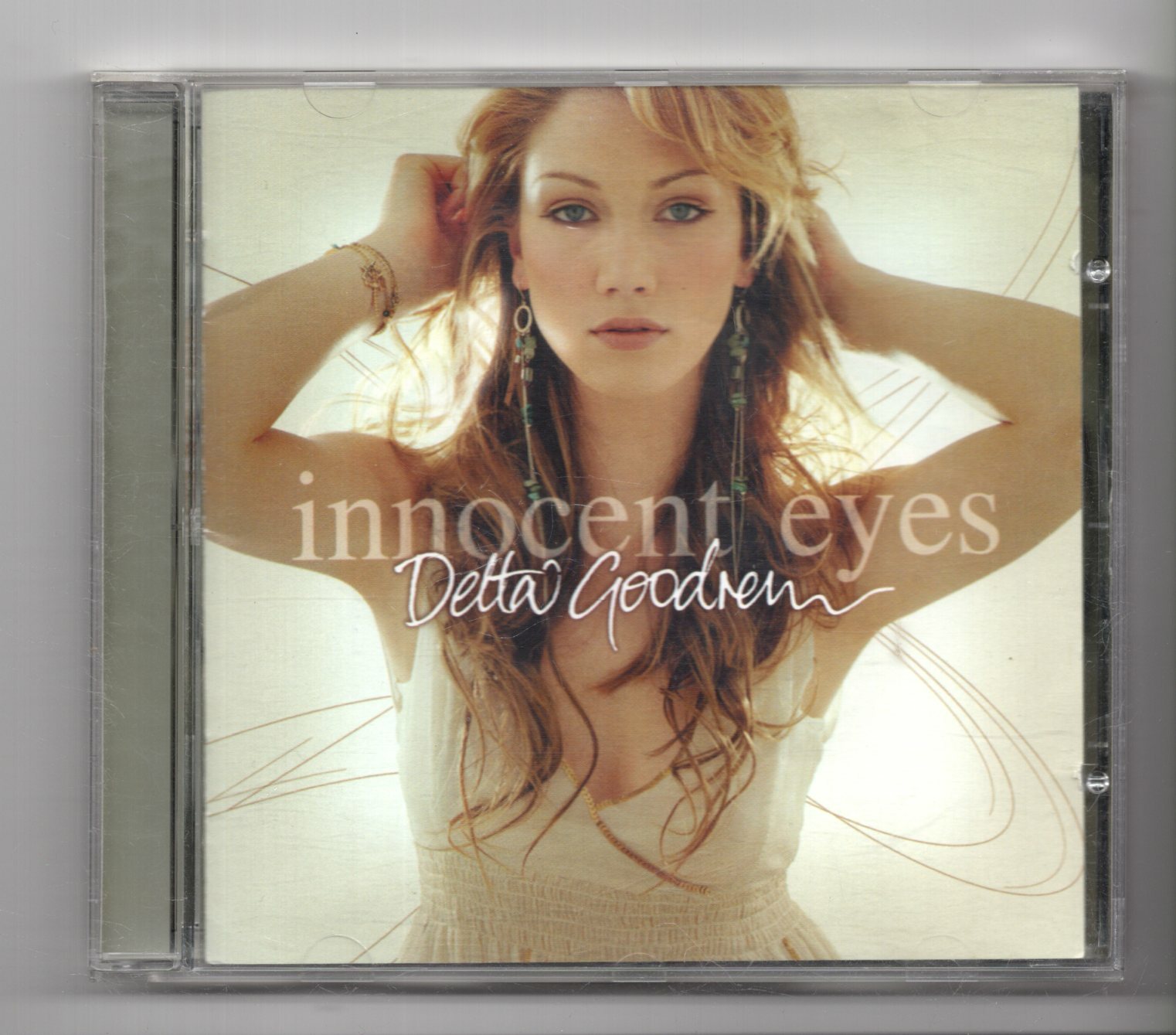 (JS808) Delta Goodrem, Innocent Eyes - 2003 CD