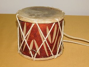 VINTAGE OLD MUSICAL INSTRUMENT 4 3/4" HIGH DRUM
