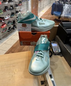 Zoom KD 4 GS Easter Size 7Y Mint Candy 