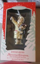 2002 Hallmark Keepsake - JOYOUS ANGEL - Memories of Christmas