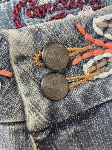 Candie's Capris Jeans Womens Blue Denim Floral Embroidered Zip Fly NWT Sz 5 - Picture 4 of 24