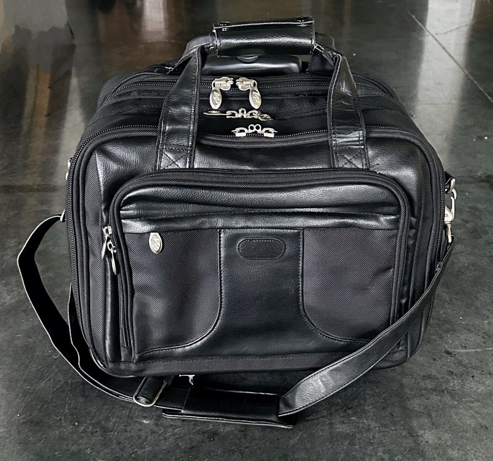 McKlein EE. UU. Clinton Nylon Desmontable Ruedas 17" Estuche para Laptop Foto 2 de 4