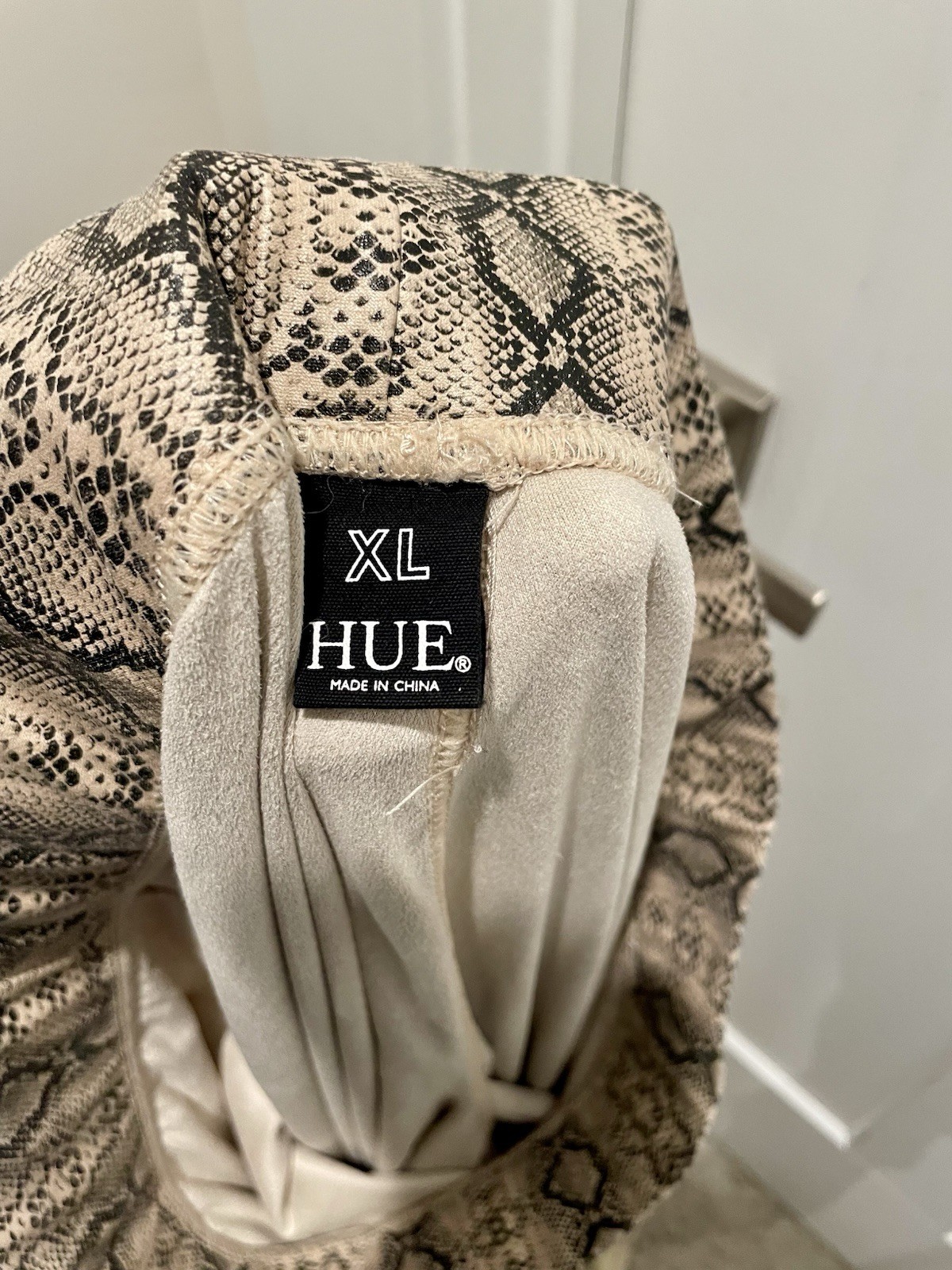 Women's XL Beige Python Print Pull On Jeggings St… - image 3