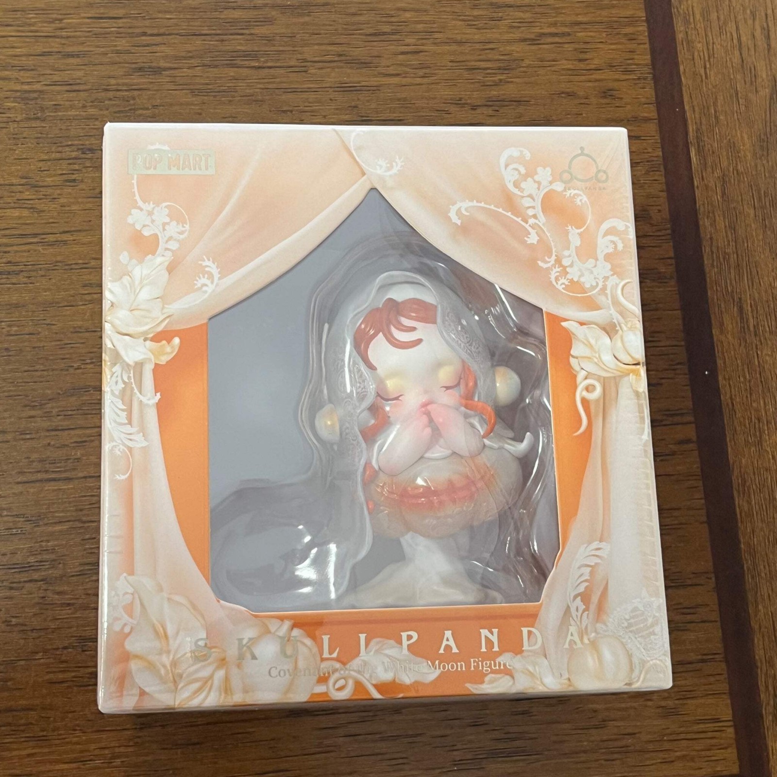 Skullpanda Covenant of the White Moon Figure - Pop Mart