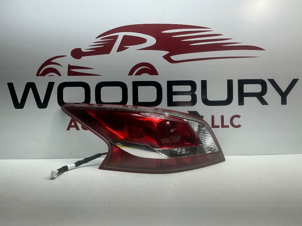2013 ALTIMA Driver Tail Light Quarter Panel Mounted Sedan 192957