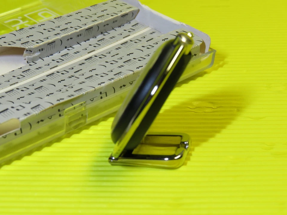 POP Swatch mit WECKER / Musicall - CD RACK - PUB101 in NEU & OVP - Weckfunktion - Bild 4 von 4