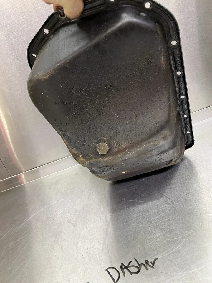 OIL PAN ENGINE FITS AUDI VOLKSWAGEN 4000,80,90,FOX,DASHER - Image 4 of 4