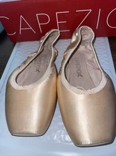 Capezio Women's Donatella Ballet Toe Shoes , Petal Pink, 8 W US - Near perfect 