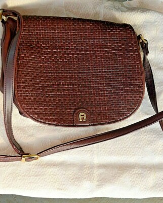 Sac Bandoulière Etienne Aigner – Cuir Tissé Marron – Anses Cuir – Logo Or – Occasion