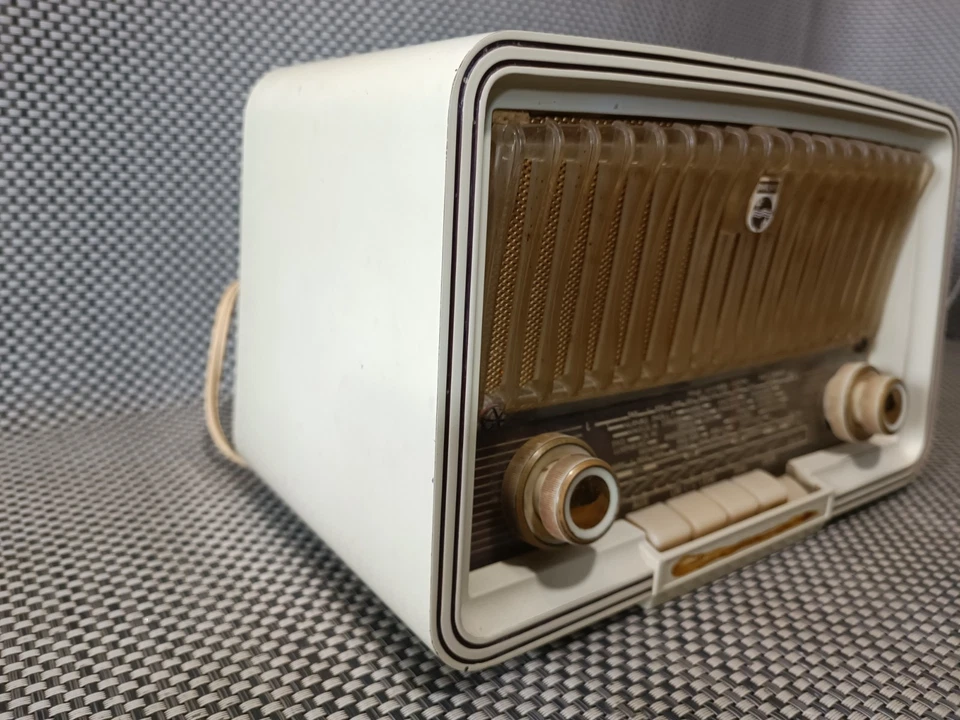 Philips BD254U Philetta Röhrenradio Radio LW/KW/MW/UKW - Bild 2 von 4