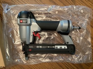 New PORTER CABLE 1-3/8" 18 Gauge Pneumatic Brad Nailer - BN138