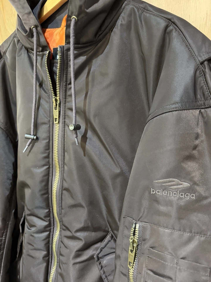 Chaqueta de bombardero de gran tamaño Balenciaga 3b Foto 3 de 4