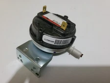 LENNOX ARMSTRONG 80K27  HONEYWELL IS20321-5545  FURNACE PRESSURE SWITCH .34"WCPF