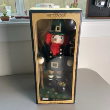 2002 Nutcracker Village 14” Leprechaun w Pot Of Gold 10th Anniversary Ireland