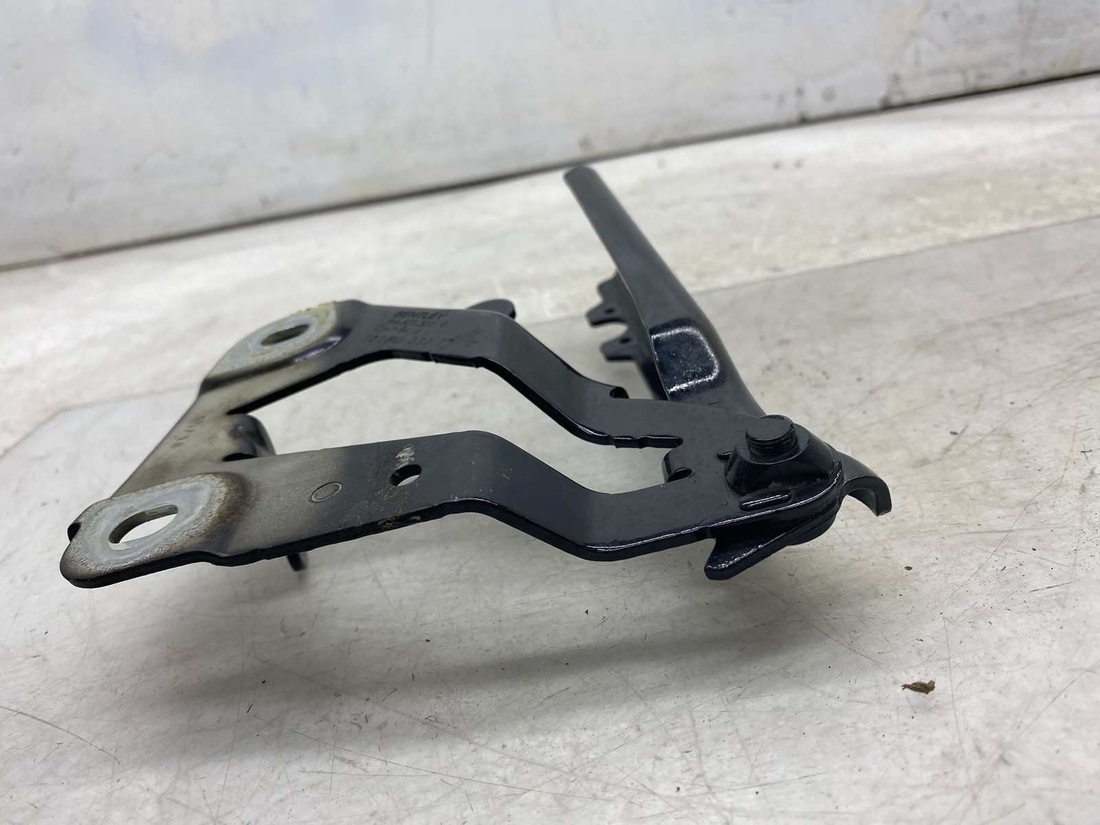 2016-2020 BENTLEY BENTAYGA OEM RH LH RIGHT LEFT HOOD HINGE SET BELUGA (A1A1)