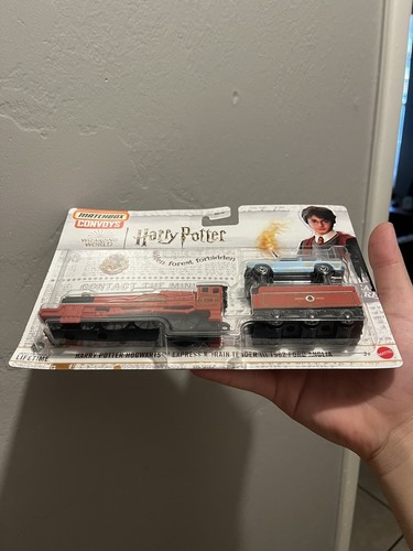 NEW Matchbox Convoys Harry Potter Hogwarts Express Train & 1962 Ford Anglia - Picture 2 of 3