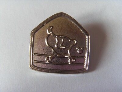 Disney Pin: DLR - Hidden Mickey 2018 - Toontown Signs - Chicken Crossing Chaser