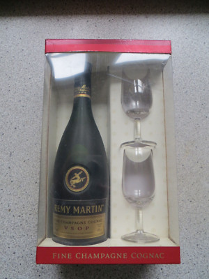 Remy Martin fine champagne Cognac vsop 0,7 l 40% vol. mit 2 Gläsern