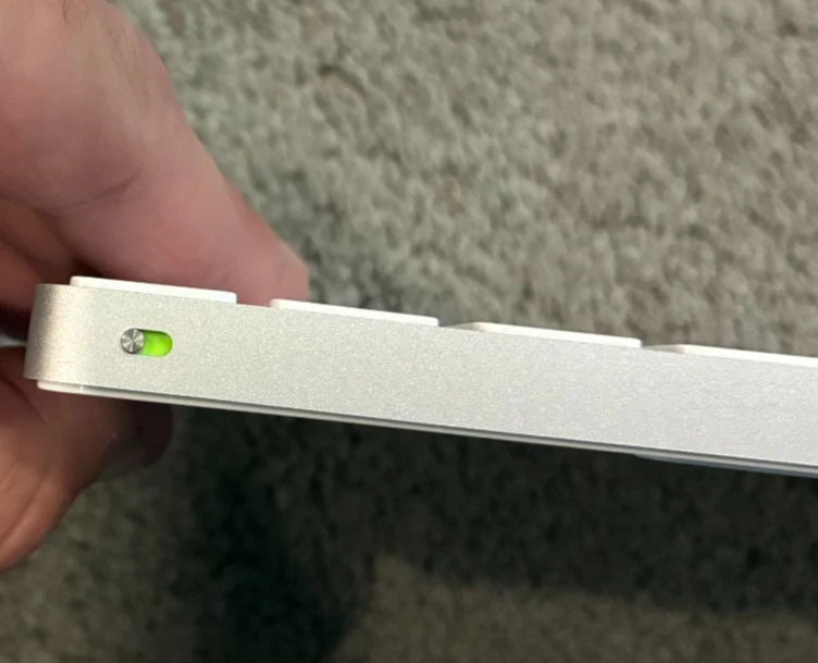 Apple A1843 Wireless Rechargeable Bluetooth Magic Keyboard W/ Numpad - Tested! - Image 4 of 4