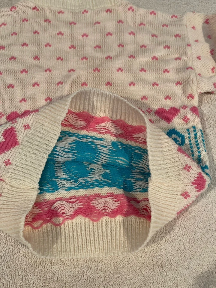 Suéter tejido corazón oso de peluche vintage para niños pequeños color rosa crema azul estilo retro años 80  Foto 3 de 4