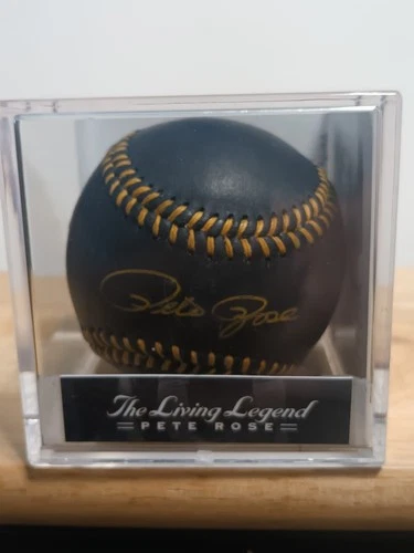 PETE ROSE (d. 2024) Cincinnati Reds Signed Gold Signature Baseball (JSA COA)