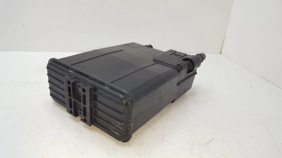 Bote de carbón de vapor de combustible 2016 17 18 Toyota RAV4 4 cilindros Foto 3 de 4