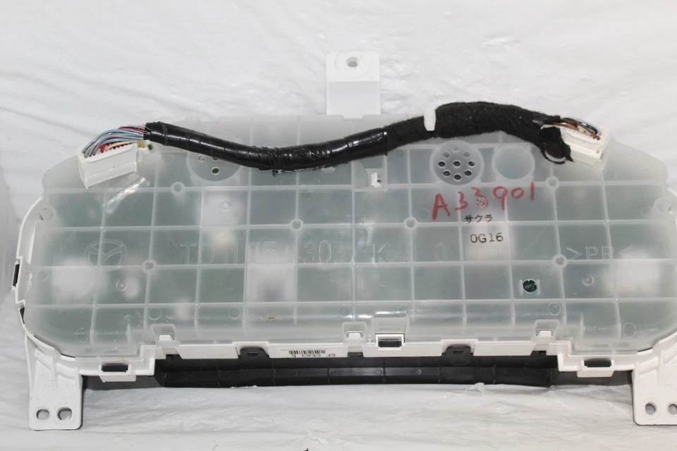 Cuadro de instrumentos velocímetro Mazda 2010 6 indicadores de panel de instrumentos 33.837 millas Foto 2 de 4